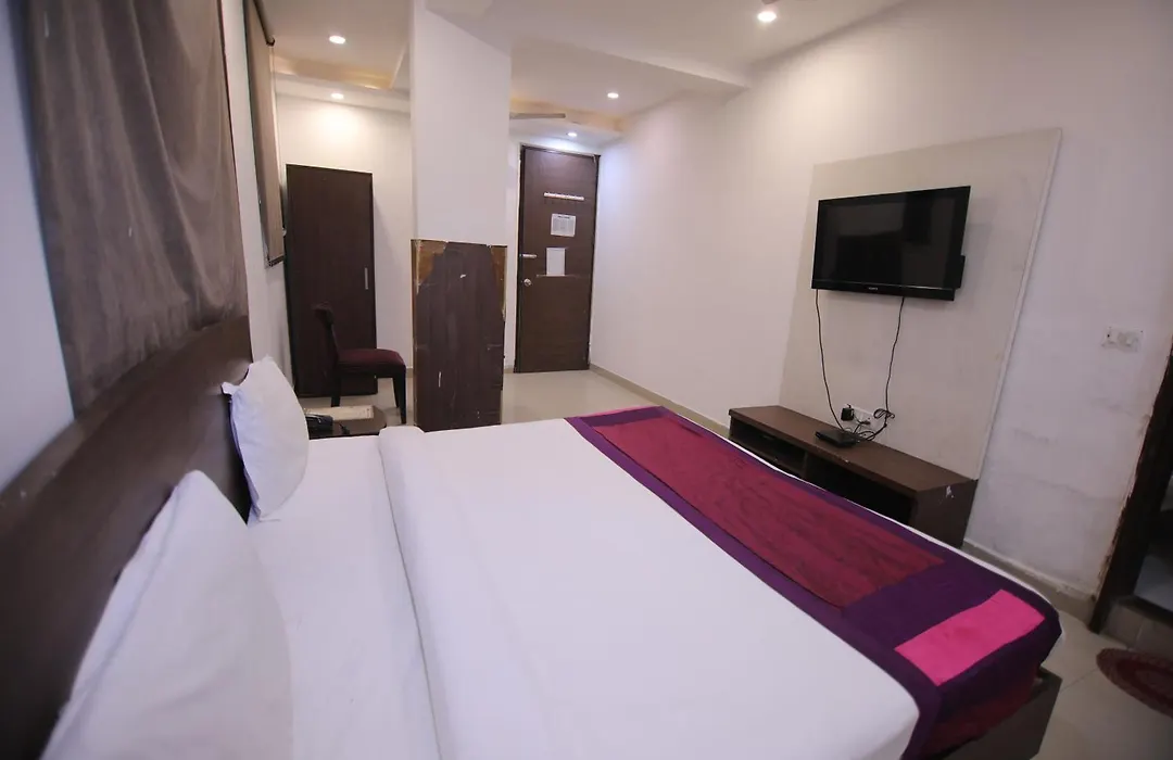 Hotel Aravali Residency Near Ilbs, Vasant Kunj-1